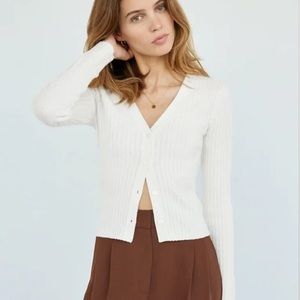 Aritzia Wilfred cardigan size Medium